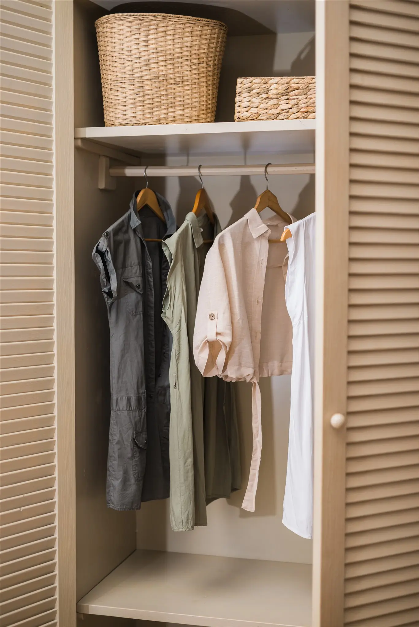 KonMari clothing decluttering session — home organization Zagreb