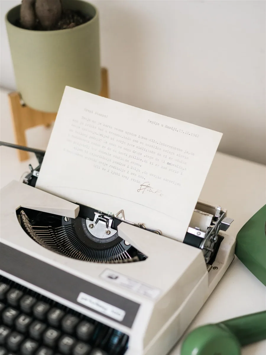 A typewriter with a letter — guide to decluttering and organizing papers and documents